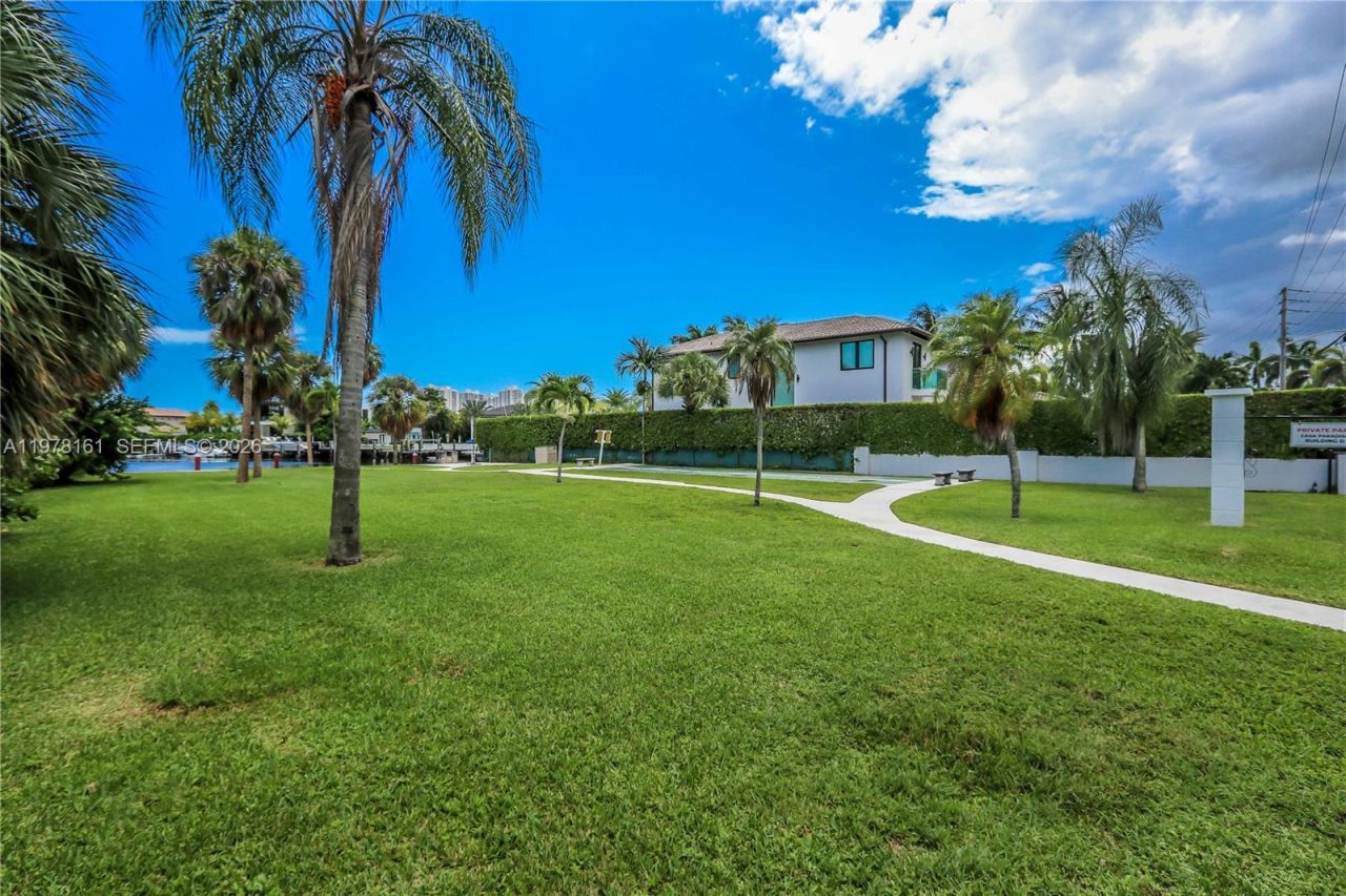 580 Egret Dr , Unit 121, Hallandale Beach, FL 33009 Photo