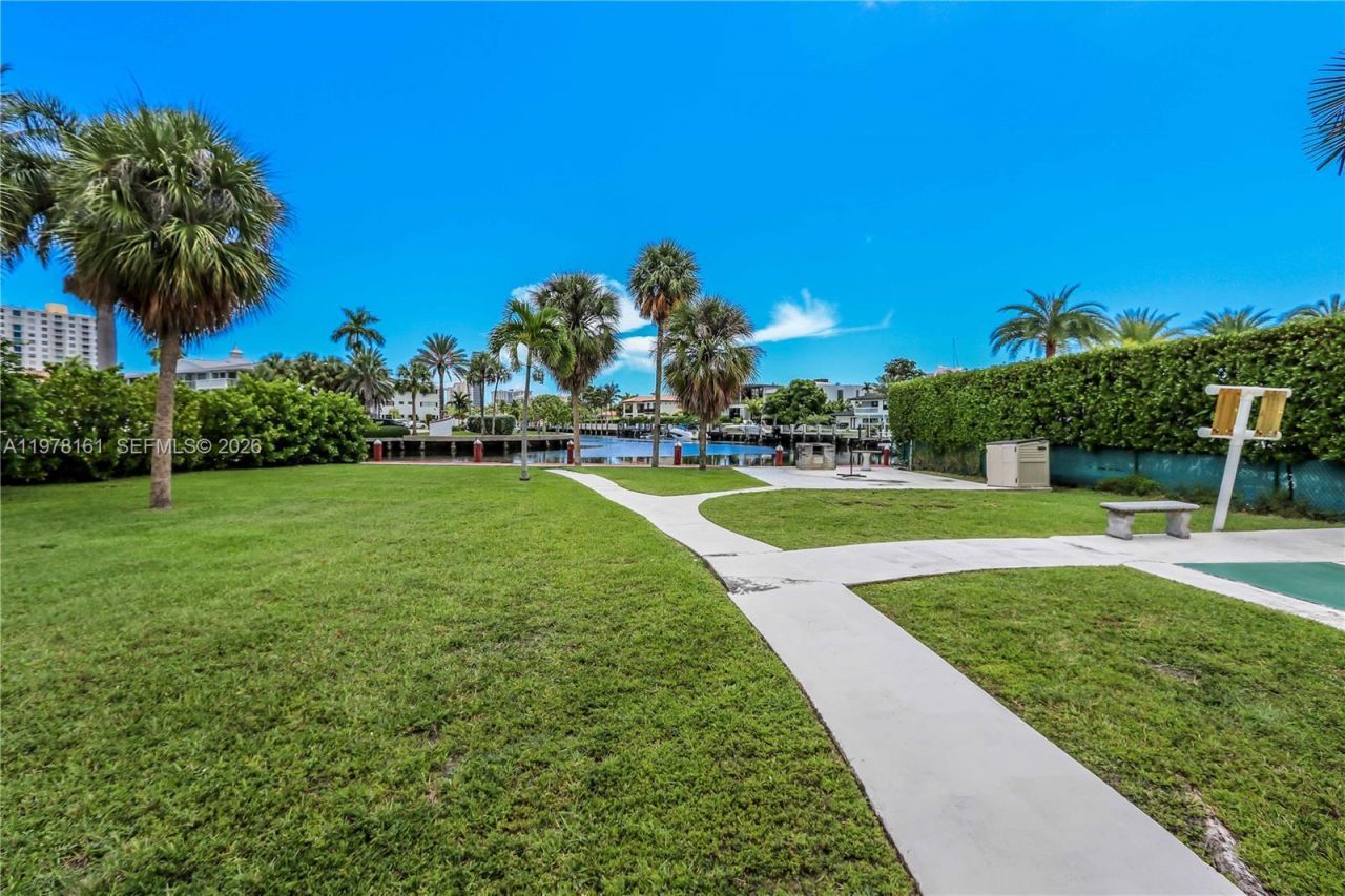 580 Egret Dr , Unit 121, Hallandale Beach, FL 33009 Photo