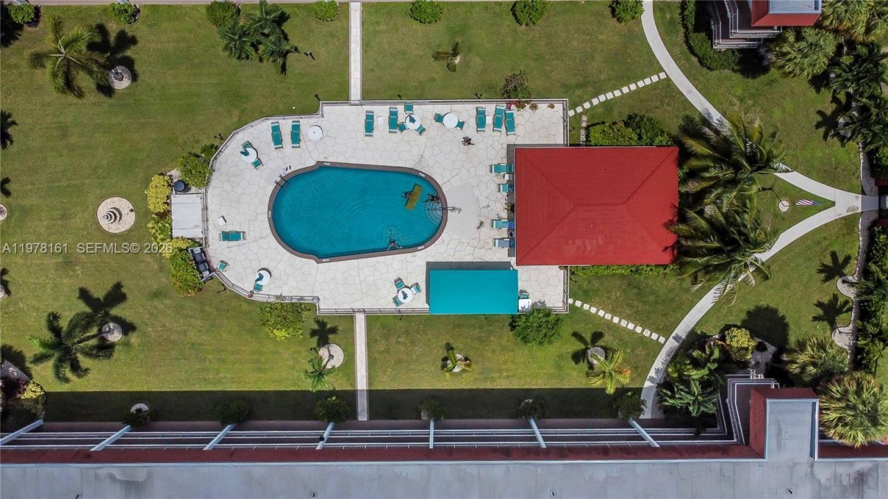 580 Egret Dr , Unit 121, Hallandale Beach, FL 33009 Photo