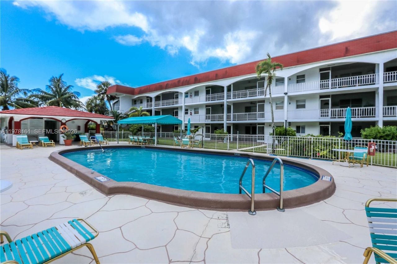 580 Egret Dr , Unit 121, Hallandale Beach, FL 33009 Photo