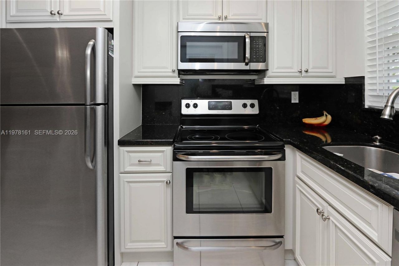 580 Egret Dr , Unit 121, Hallandale Beach, FL 33009 Photo