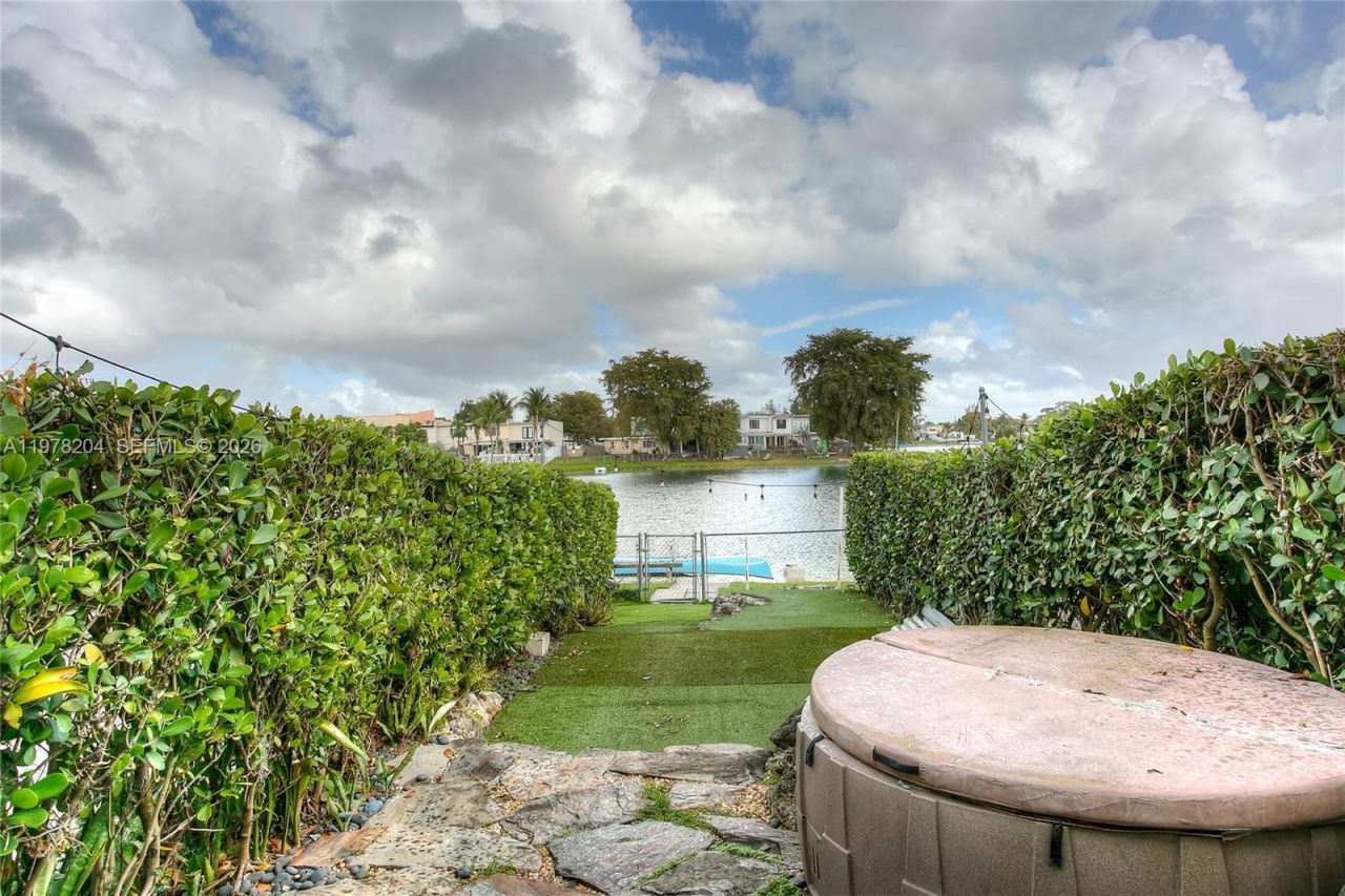 7389 W 18th Ave, Hialeah, FL 33014 Photo