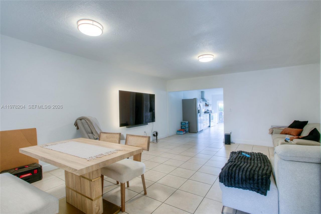 7389 W 18th Ave, Hialeah, FL 33014 Photo