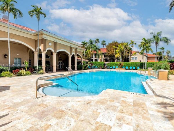 101 SW 117th Ave, Unit 7207, Pembroke Pines, FL 33025