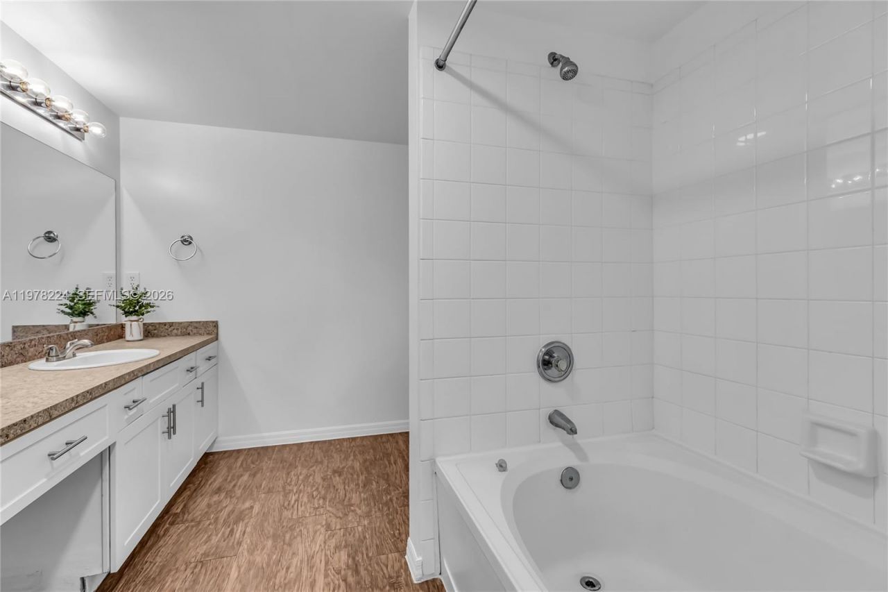 101 SW 117th Ave, Unit 7207, Pembroke Pines, FL 33025 Photo