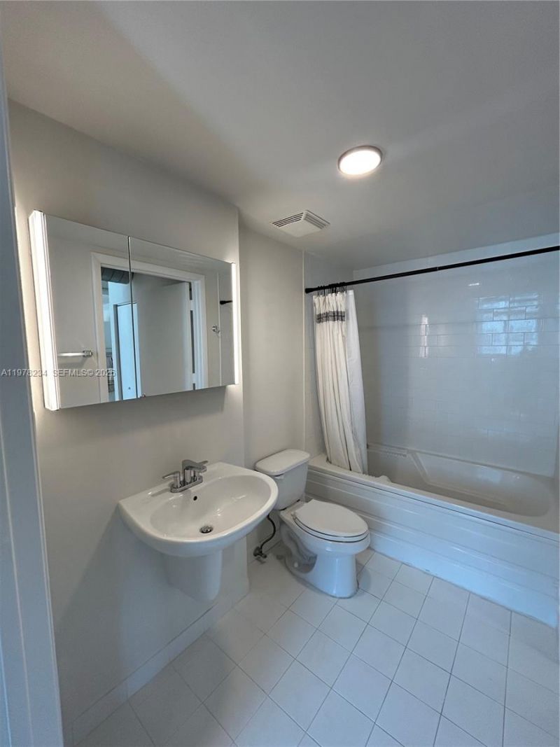 690 SW 1st Ct, Unit 2726, Miami, FL 33130 Photo