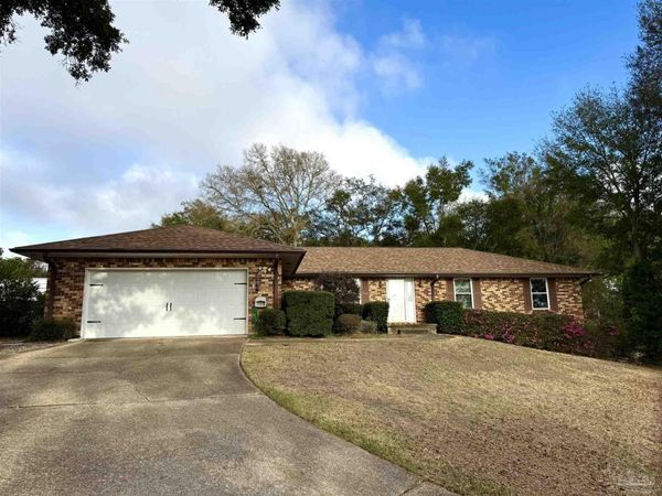 6040 Strickland Pl, Pensacola, FL 32506