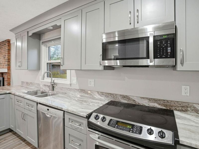 7926 Dunview Court, Anderson Twp, OH 45255 Photo 13