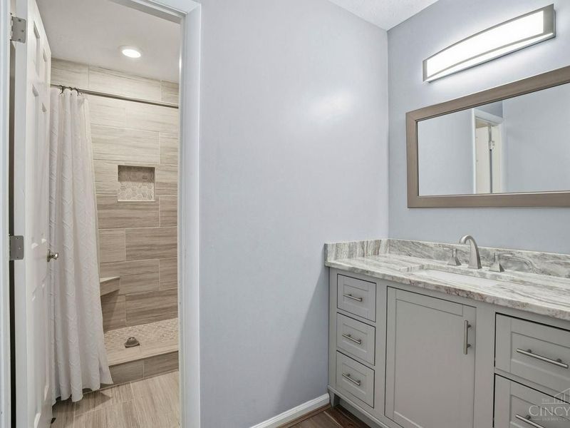 7926 Dunview Court, Anderson Twp, OH 45255 Photo 25