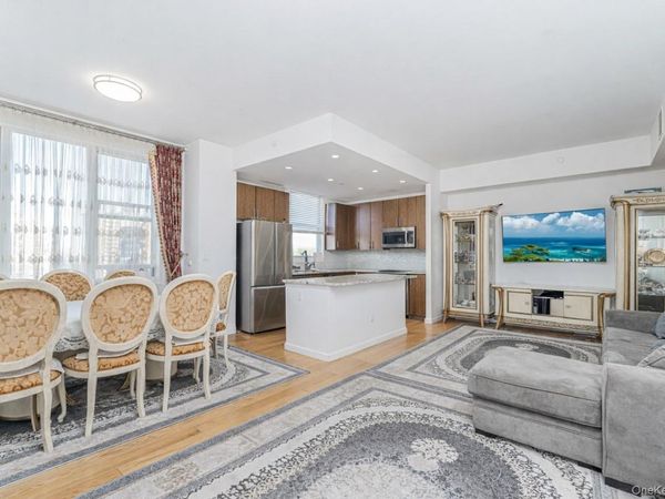 50 oceana Drive W, Unit 8D, Brooklyn, NY 11235