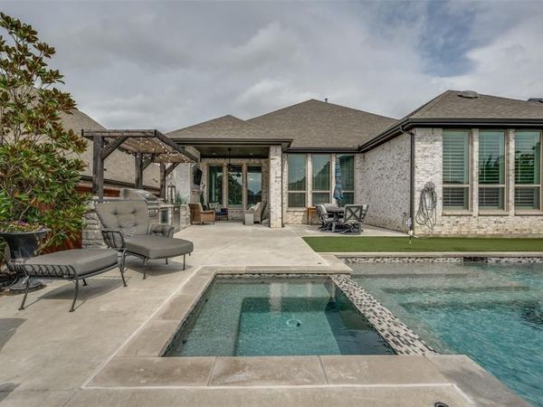 805 Haverford Lane, Lantana, TX 76226