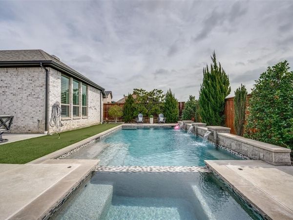 805 Haverford Lane, Lantana, TX 76226