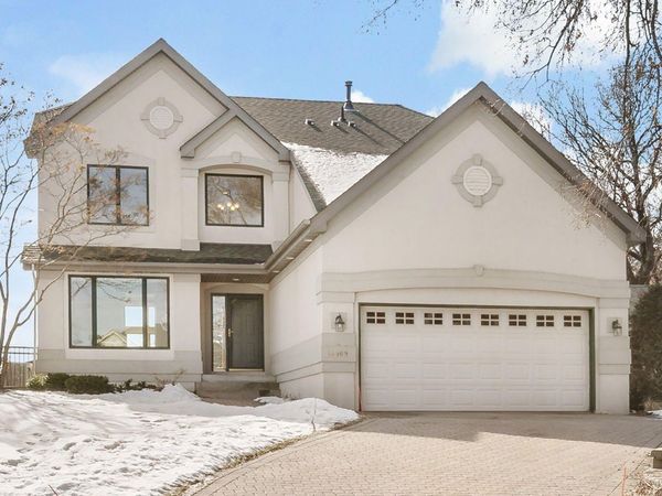 10509 Spyglass Drive, Eden Prairie, MN 55347