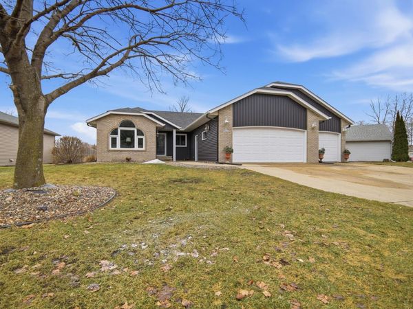 1437 Nottingham Drive, Owatonna, MN 55060