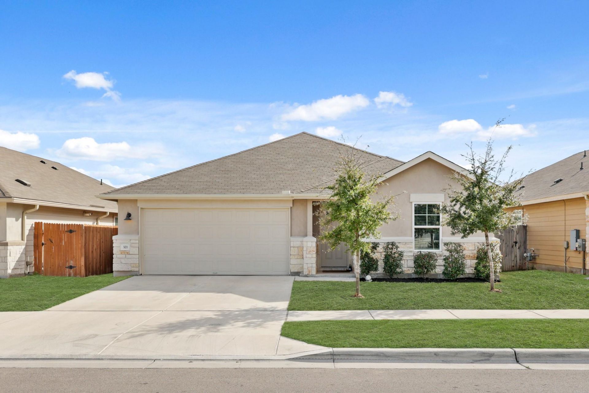 321 Durango Downs Dr, Hutto, TX 78634 Main Photo