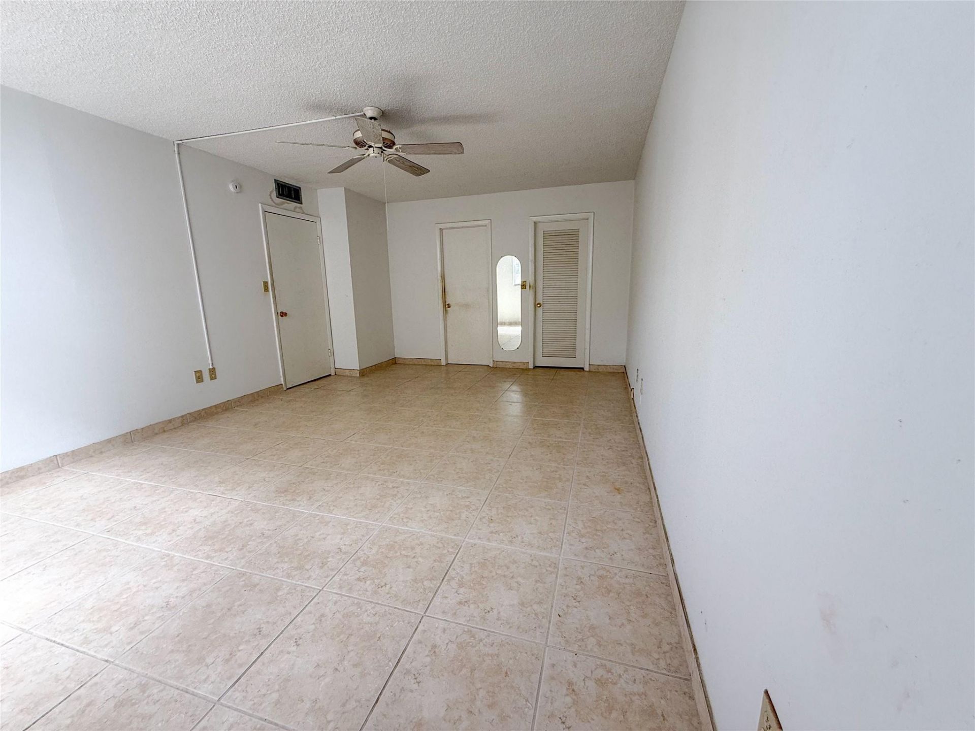 1401 S Ocean Drive, Unit 405, Hollywood, FL 33019 Photo