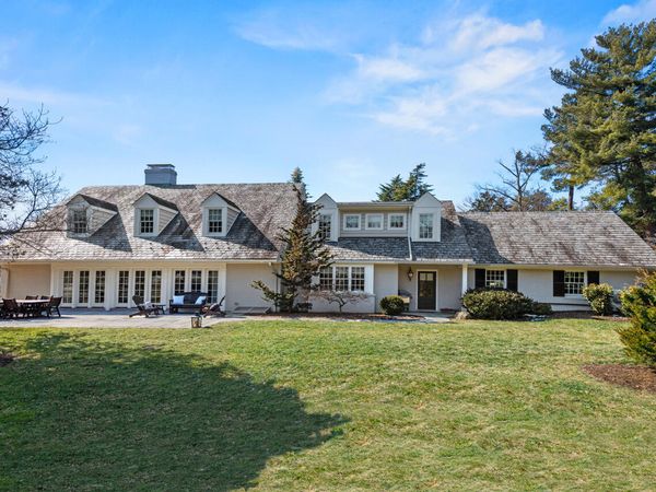 10 Overhill Road, Baltimore, MD 21210