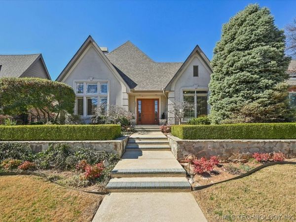 1442 S Newport Avenue , Tulsa, OK 74120