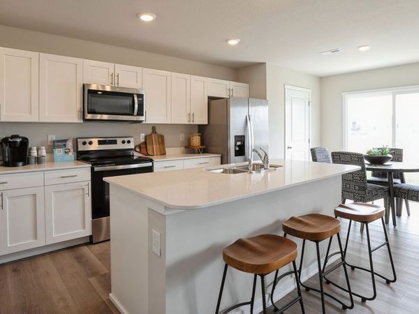 2290 SE Morningdew Drive, West Des Moines, IA 50265