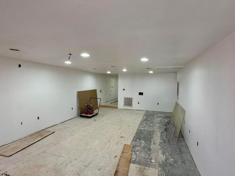 210 E Central Avenue , Delaware, OH 43015 Photo 3