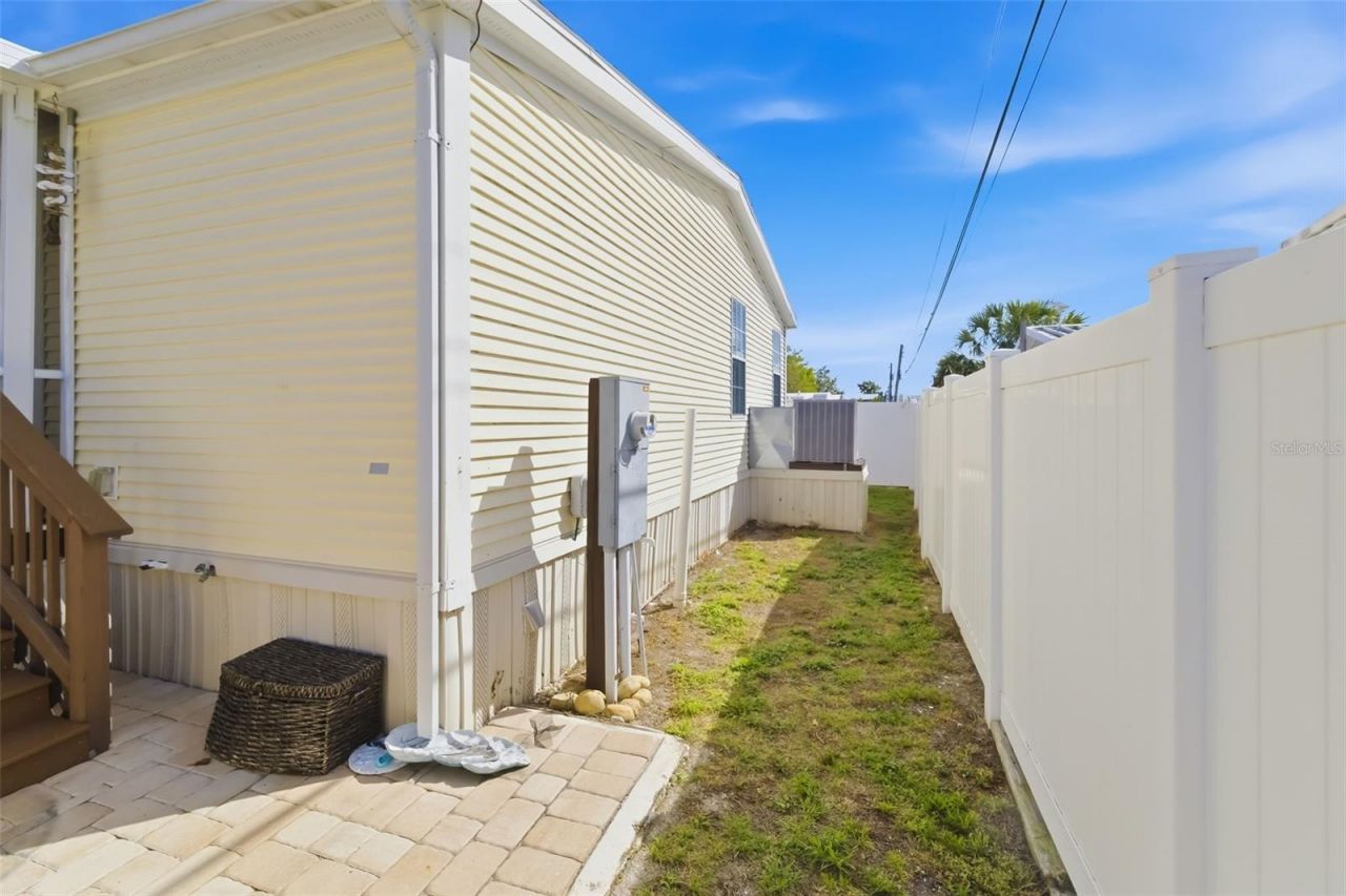 812 50th Avenue Terrace W, Bradenton, FL 34207 Photo