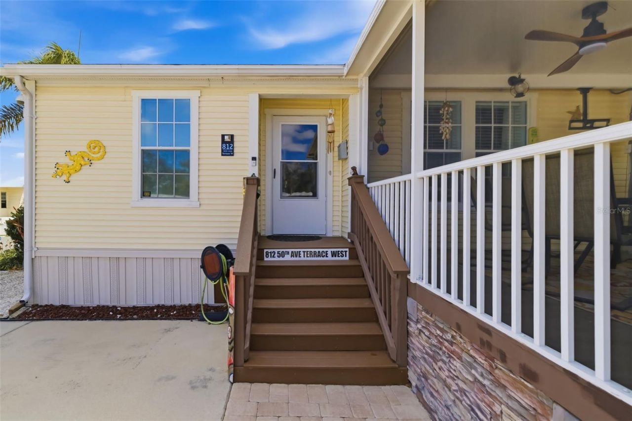 812 50th Avenue Terrace W, Bradenton, FL 34207 Photo