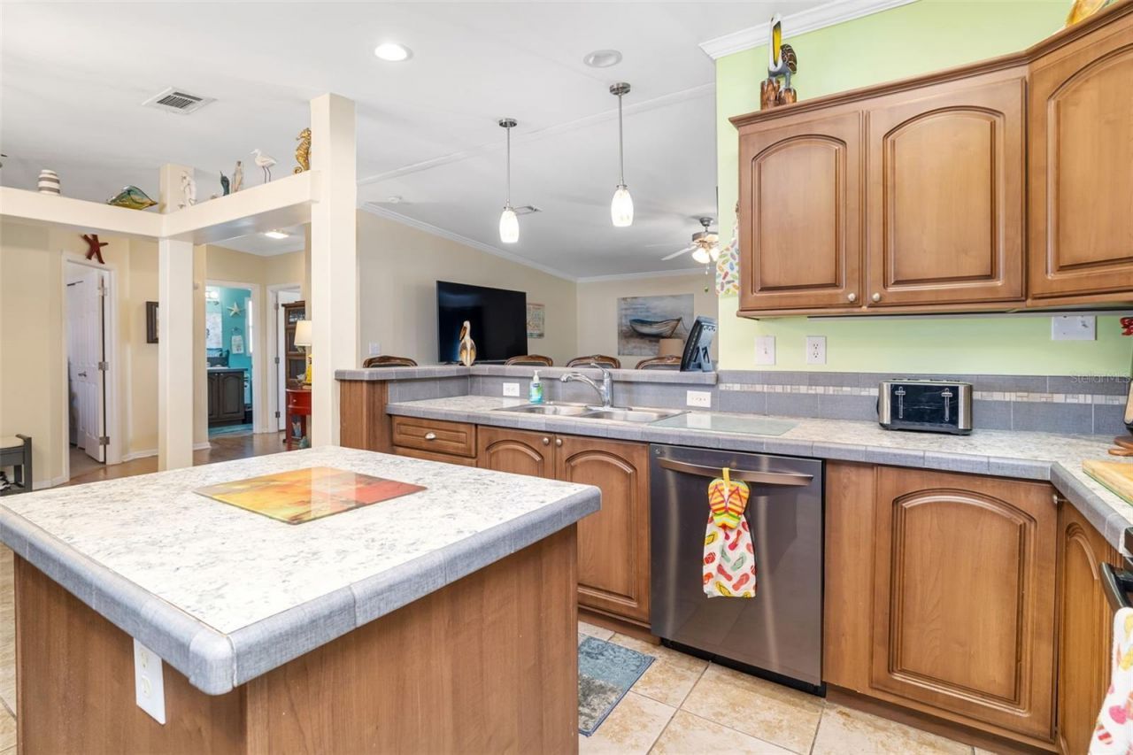 812 50th Avenue Terrace W, Bradenton, FL 34207 Photo