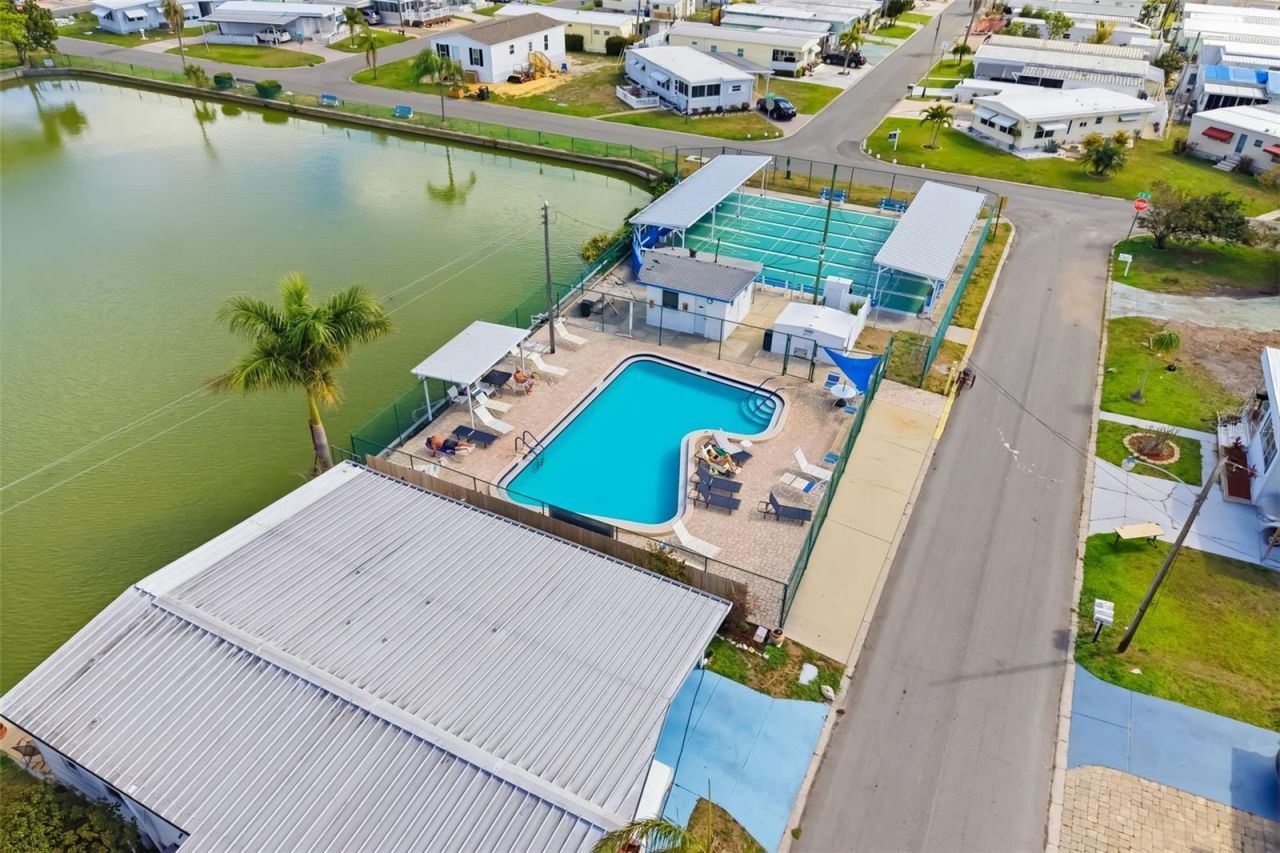 812 50th Avenue Terrace W, Bradenton, FL 34207 Photo