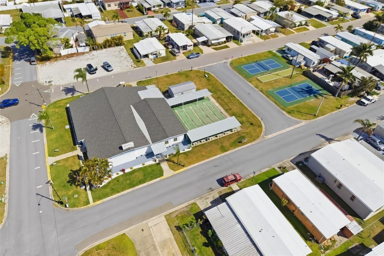 812 50th Avenue Terrace W, Bradenton, FL 34207 Photo