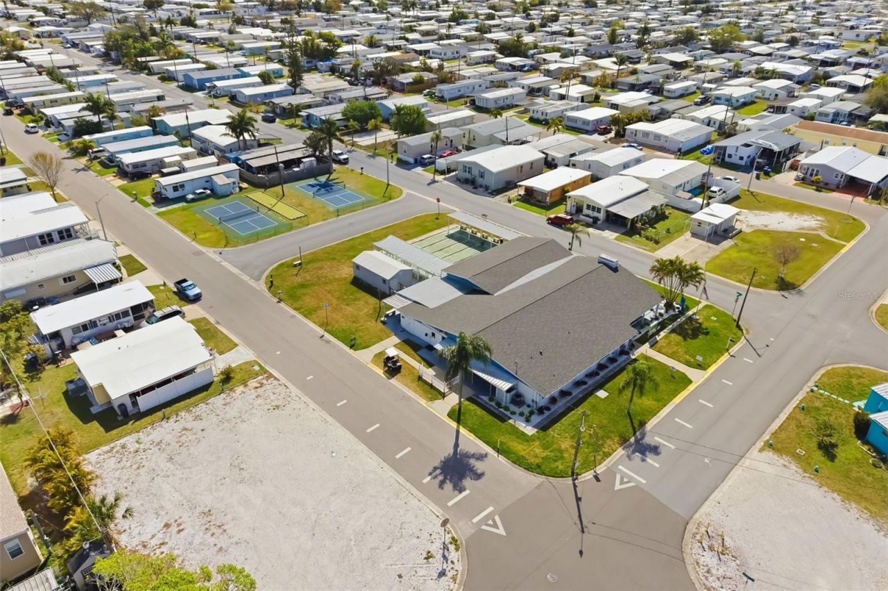 812 50th Avenue Terrace W, Bradenton, FL 34207 Photo