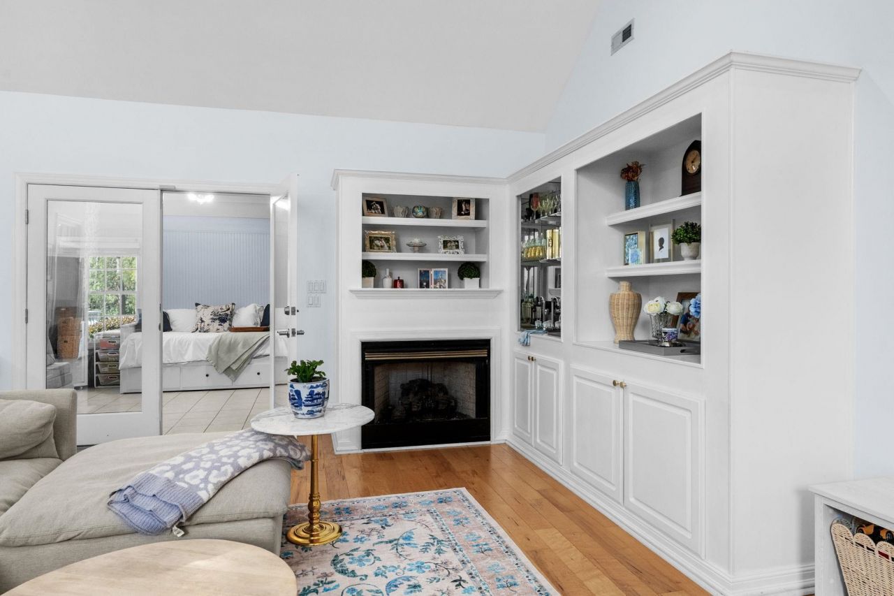 4955 Fulton Pl. Photo 8