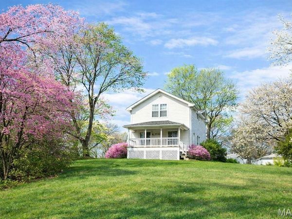 397 Whispering Forest Lane, Pacific, MO 63069