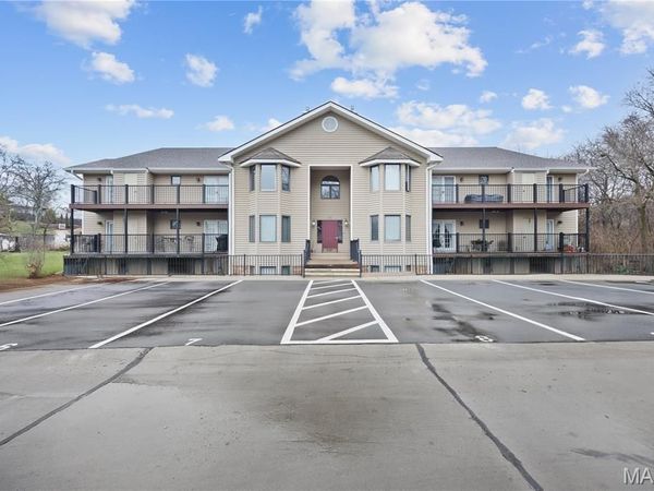 4501 Eli Drive , Unit I, St Louis, MO 63128