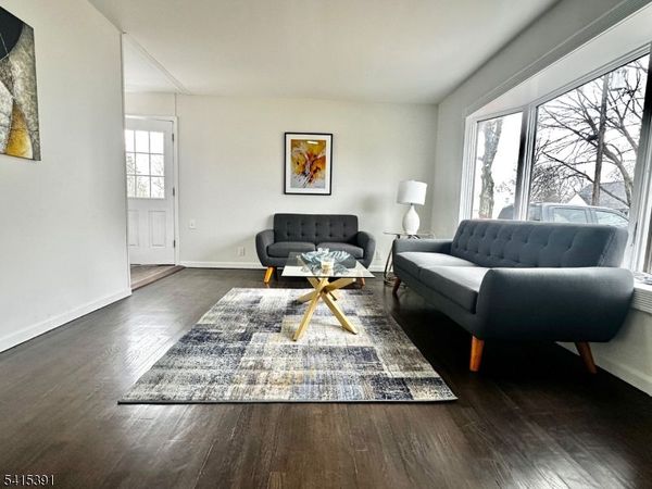 24 Susan Ln, East Brunswick, NJ 08816