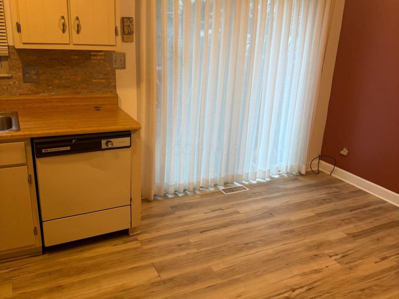 4852 Snowbird Circle, Unit 13B, Columbus, OH 43229 Photo 11