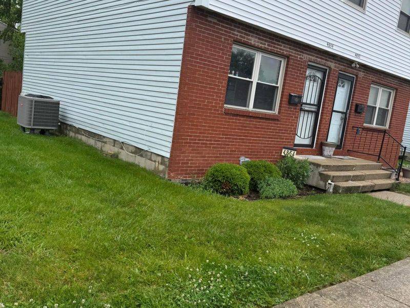 4852 Snowbird Circle, Unit 13B, Columbus, OH 43229 Photo 3