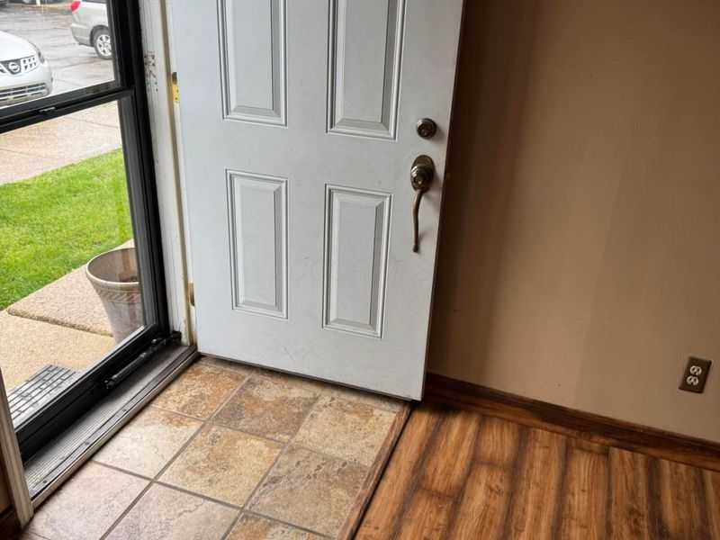 4852 Snowbird Circle, Unit 13B, Columbus, OH 43229 Photo 5