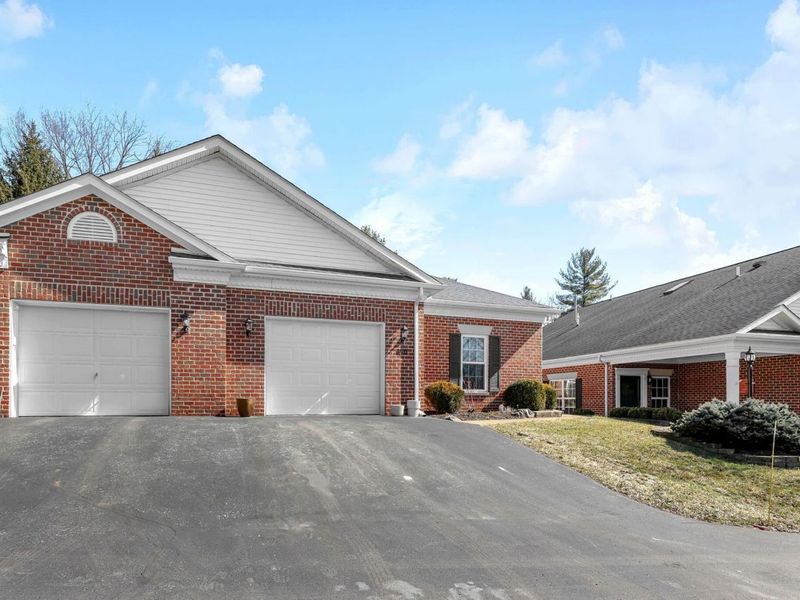 850 W Maple Street, Granville, OH 43023 Photo 2