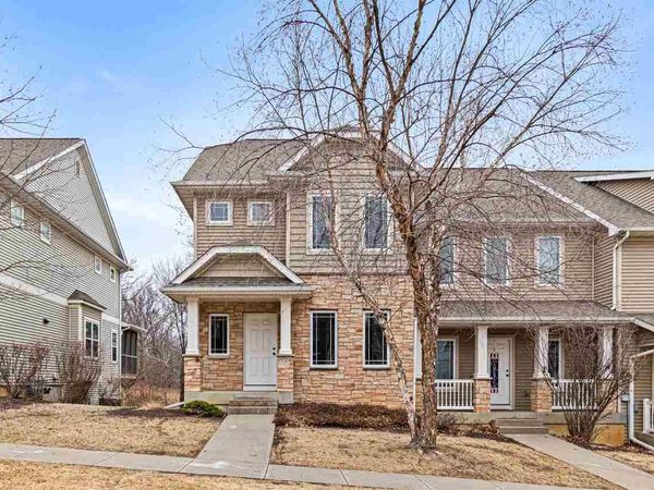 924 Ryan Ct, Iowa City, IA 52246