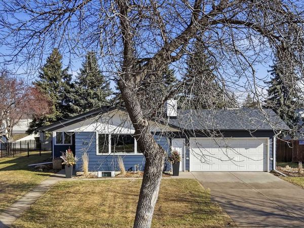 825 Park Drive S, Fargo, ND 58103