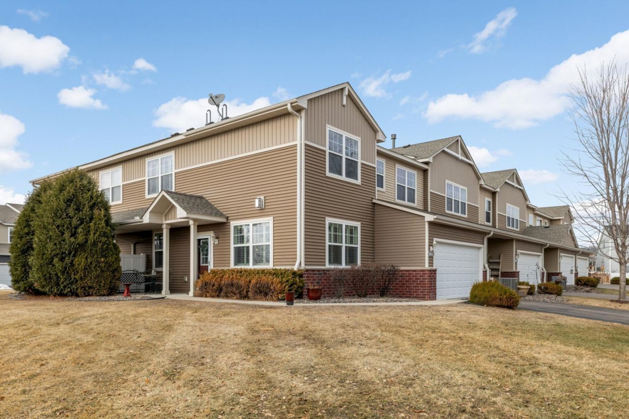 1601 Sumac Circle, Unit D, Carver, MN 55315 Main Photo