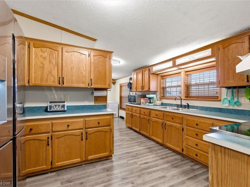 6502 N Park Avenue, Bristolville, OH 44402 Photo 6