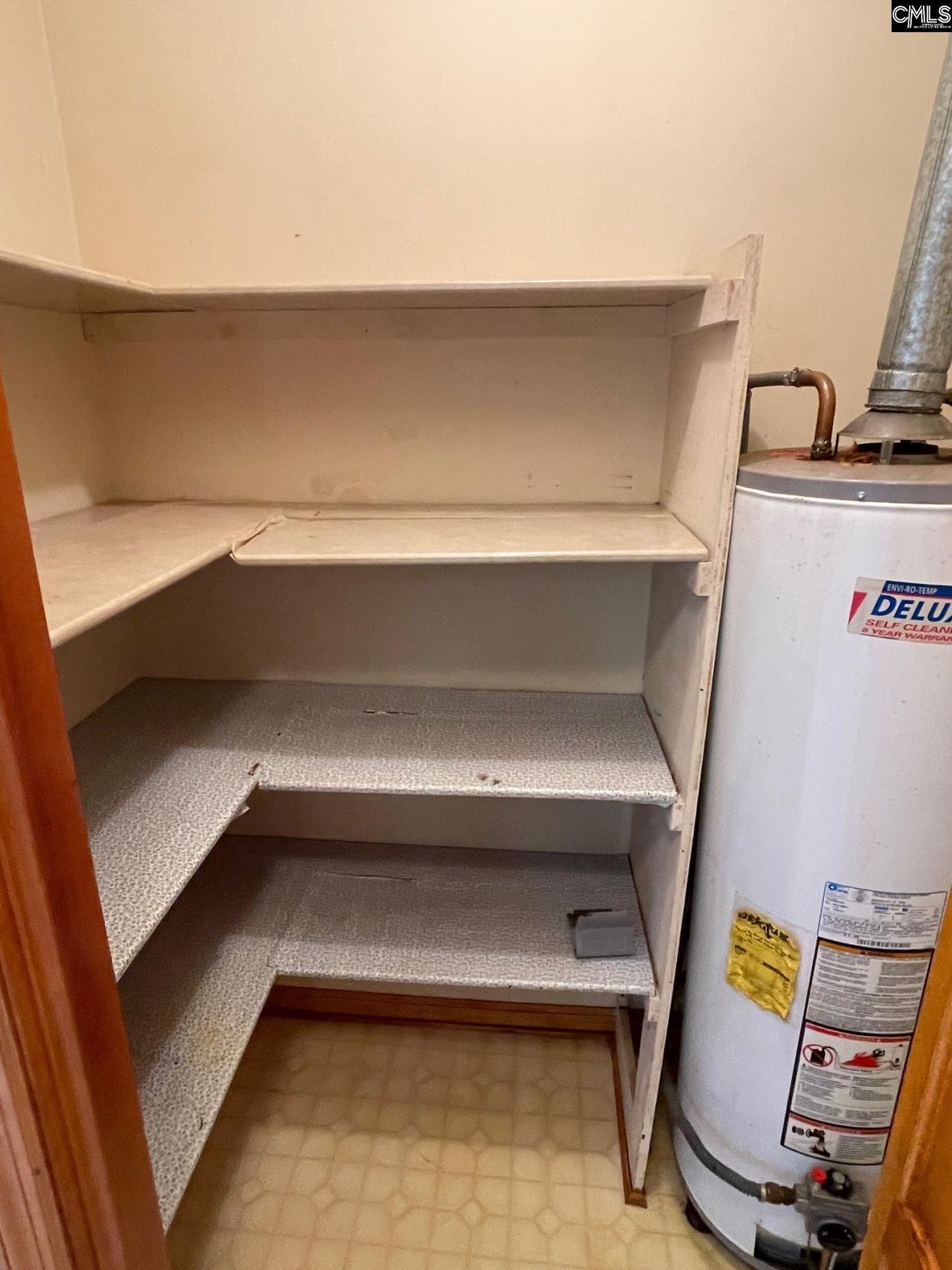 1281 Surrey Lane  Photo 11