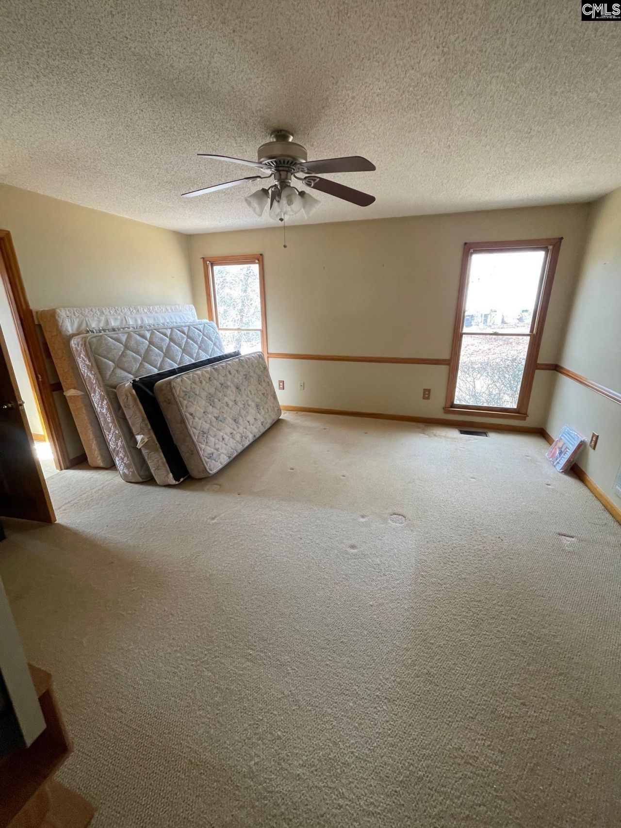 1281 Surrey Lane  Photo 12