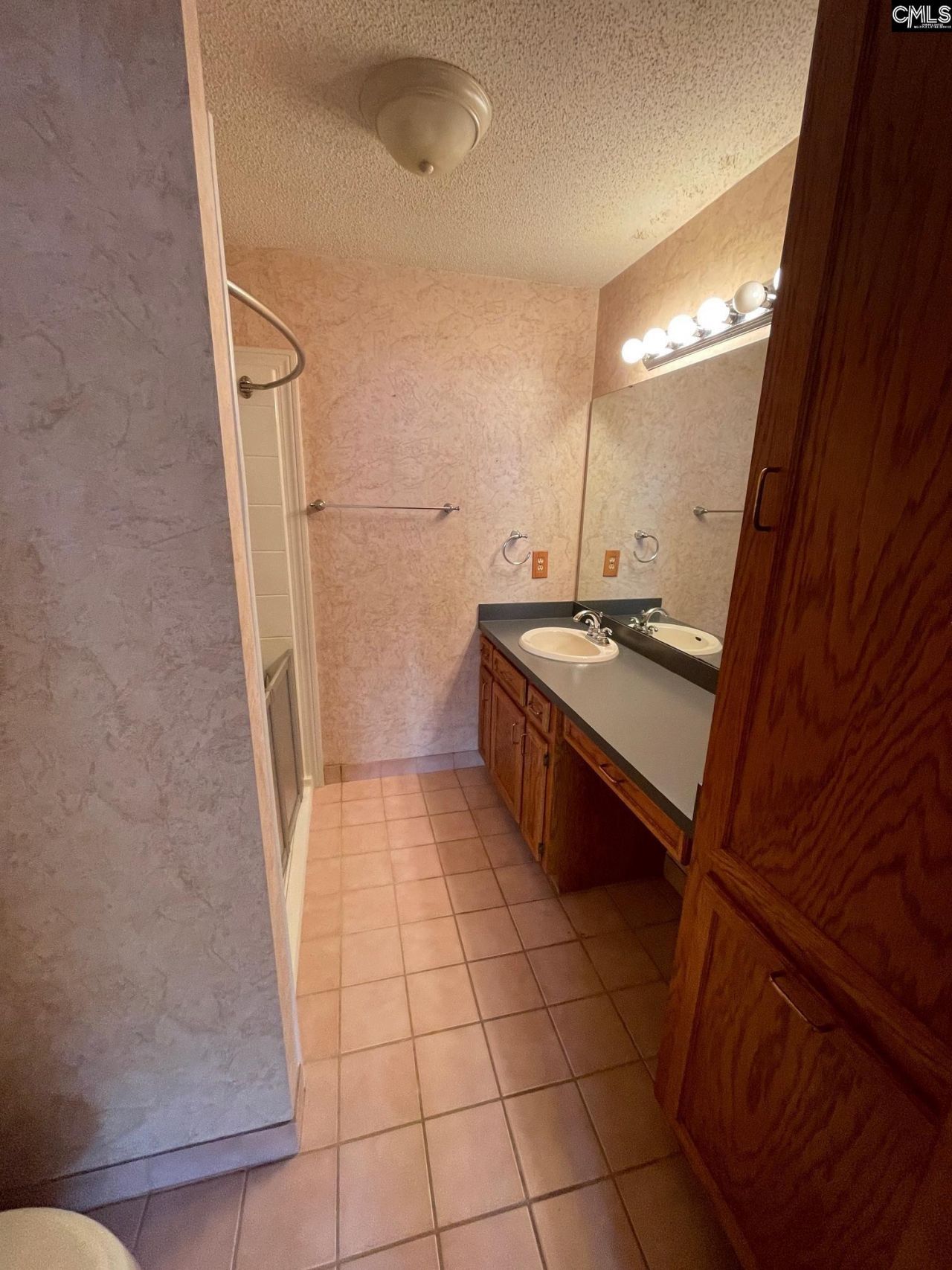 1281 Surrey Lane  Photo 13