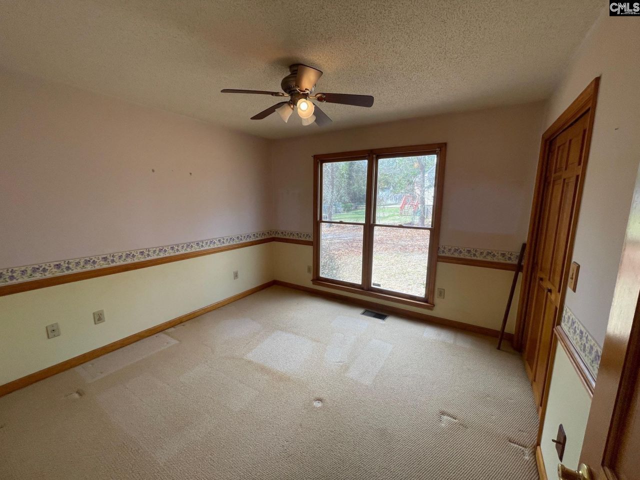 1281 Surrey Lane  Photo 18