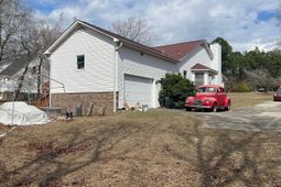 1281 Surrey Lane  photo 4