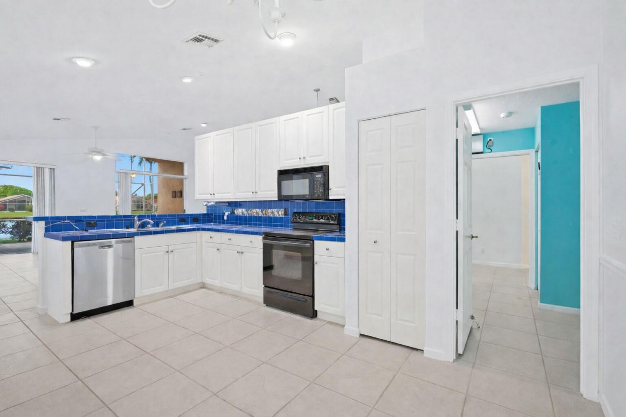 5327 Wycombe Avenue, Boynton Beach, FL 33437 Photo