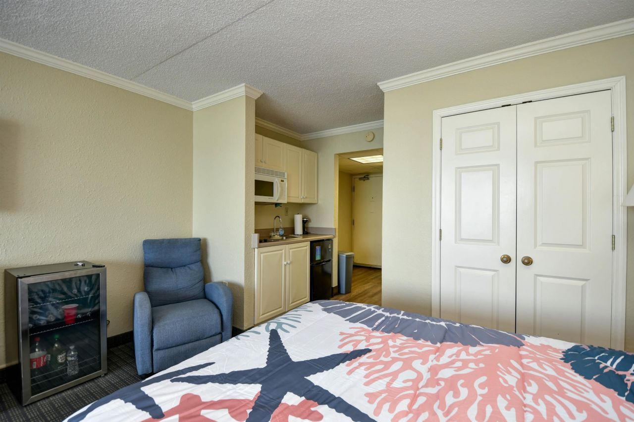 201 74th Ave. N Photo 9