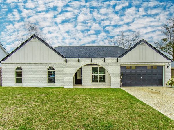 228 Lake Crescent Circle, Houma, LA 70360